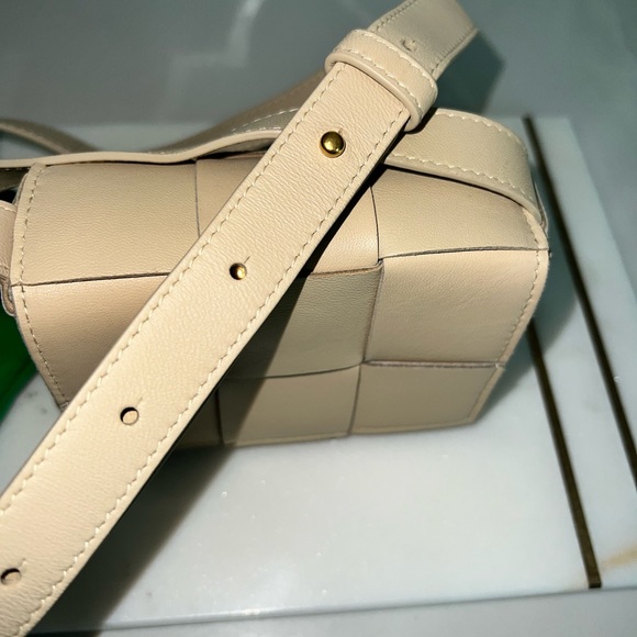 Bottega Veneta Mini Cassete Leather Card Case ~ Authentic - Picture 6 of 14